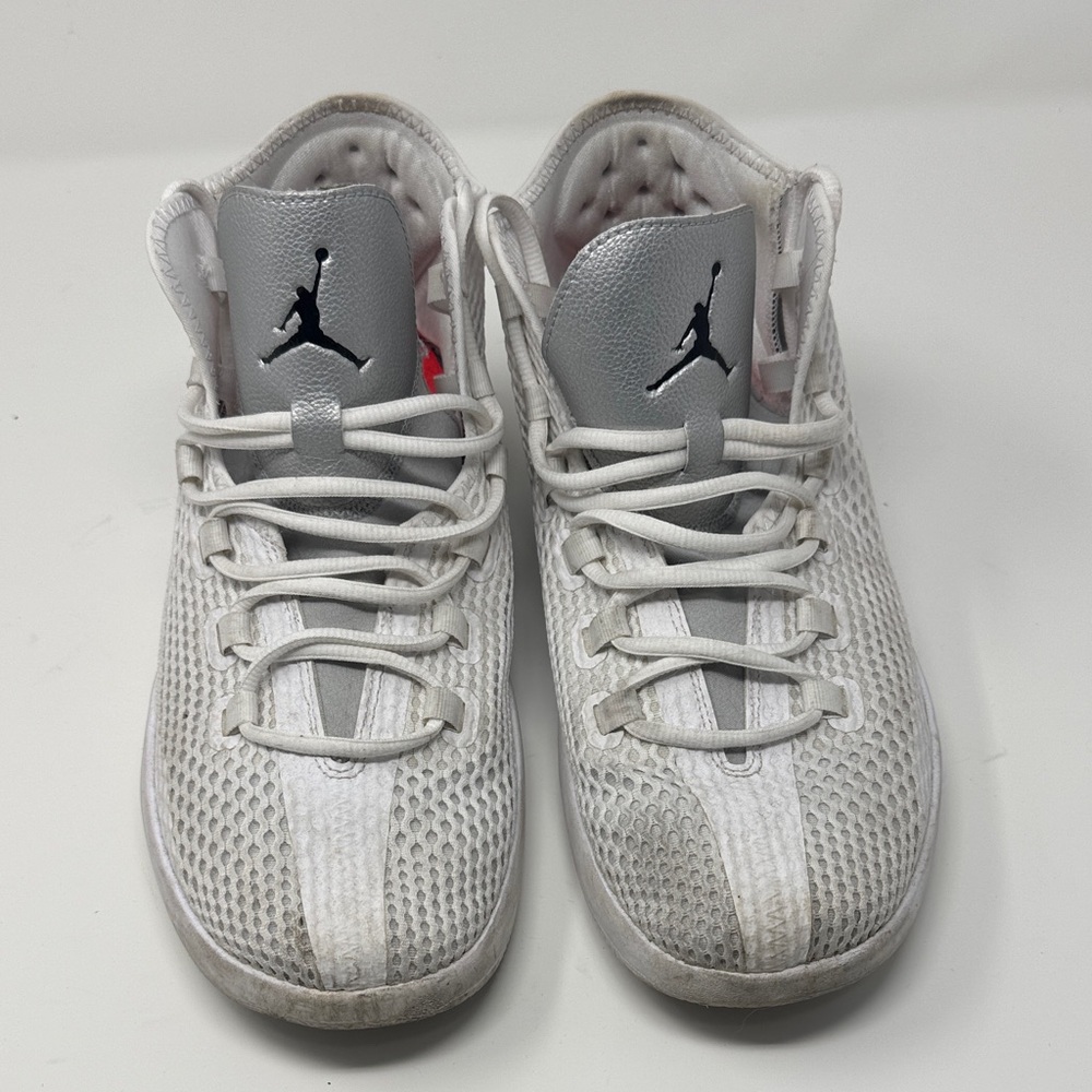 Jordan Reveal ‘Metallic Silver’ Shoes